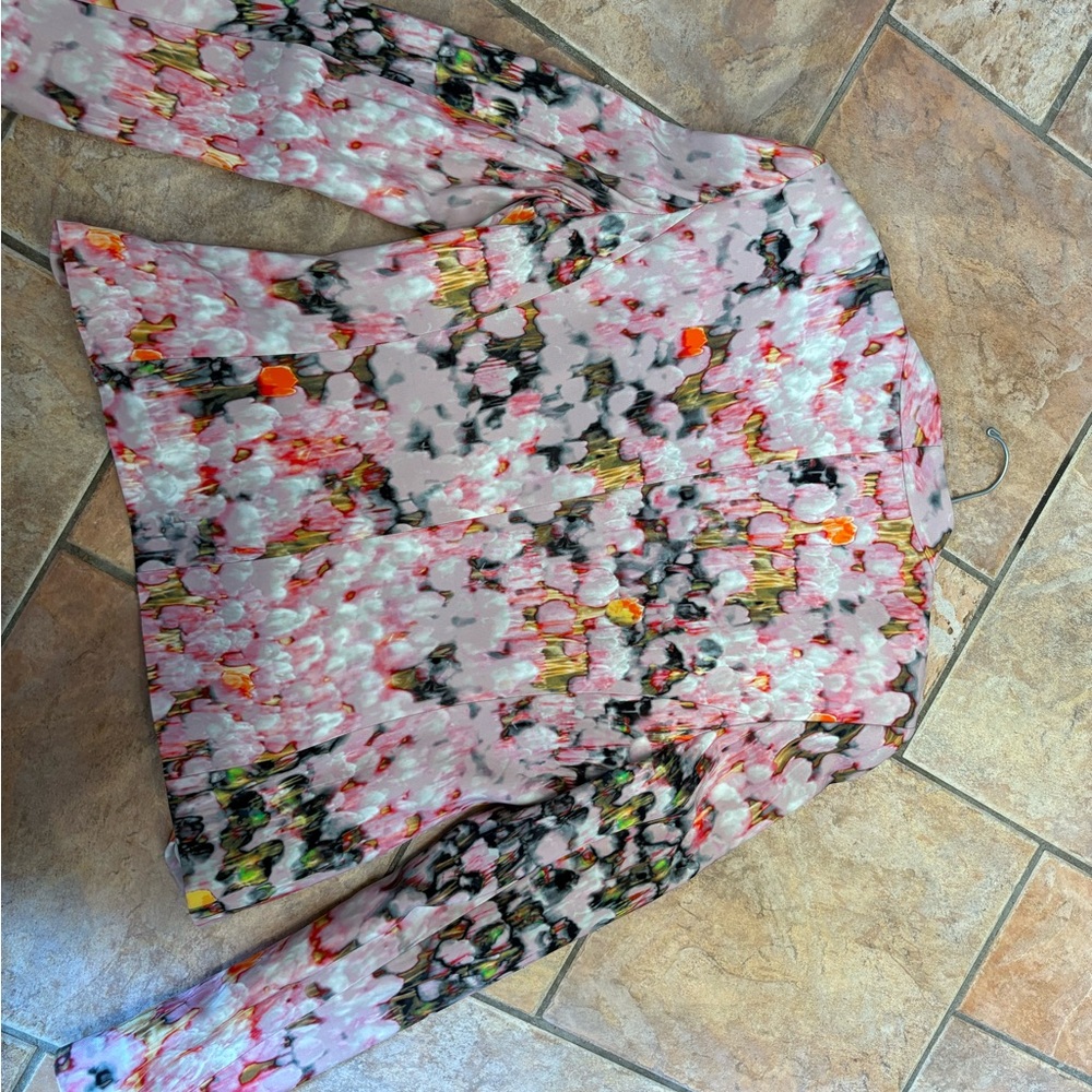 Luisa Cerano pink abstract fitted blazer. - Picture 3 of 4